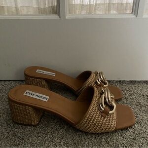 BRAND NEW STEVE MADDEN HEELS SIZE 9!!